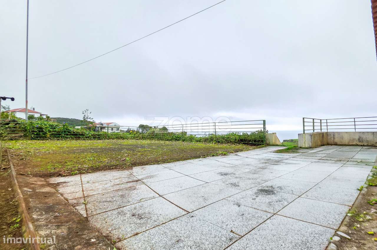 Moradia T2 com Dois Pisos Independentes, Varanda, Terraço e Vista Mar - Grande imagem: 4/35