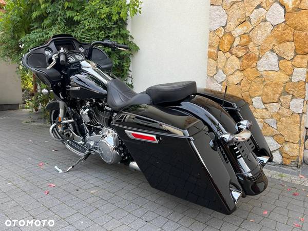 Harley-Davidson Touring Road Glide - 10