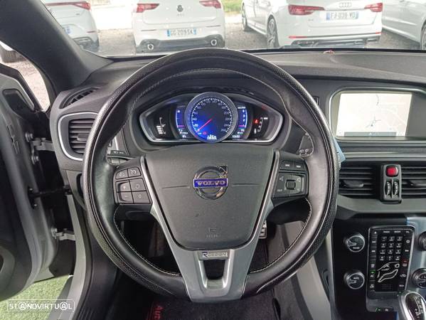 Volvo V40 D3 Geartronic RDesign - 23