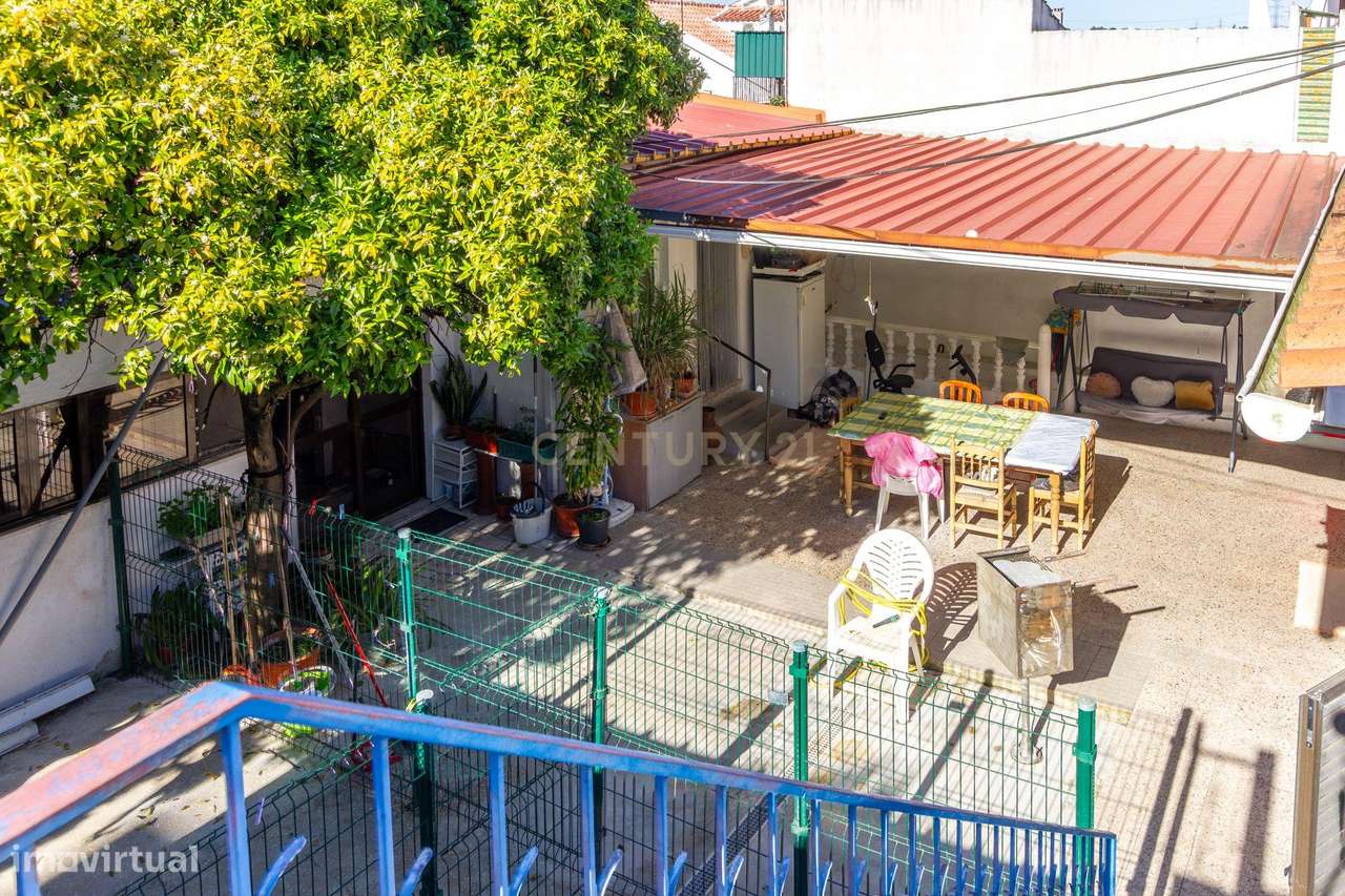 Moradia T2+1 com Anexo Independente, Garagem, Terraço e Adega – Quinta-6