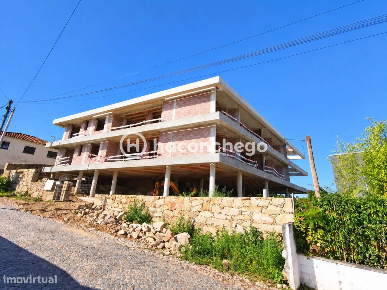 Apartamento T1+1 com garagem em Vila Frescainha São Pedro Barcelos-5