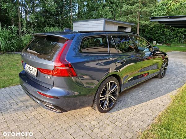 Volvo V60 T8 AWD Plug-In Hybrid R-Design - 6