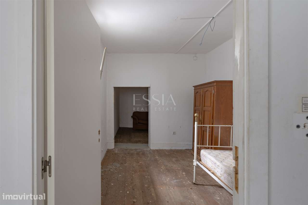 Prédio para Remodelar no Centro do Porto - Grande imagem: 4/17