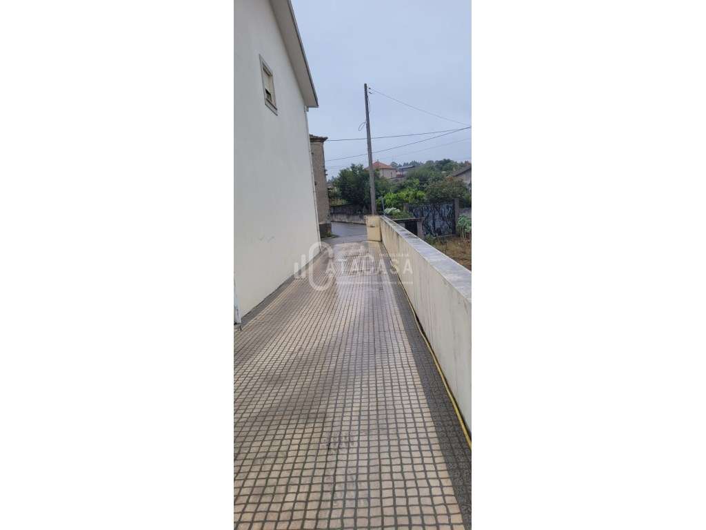 Moradia Geminada T4 para venda na freguesia de Aguada de Cima-22