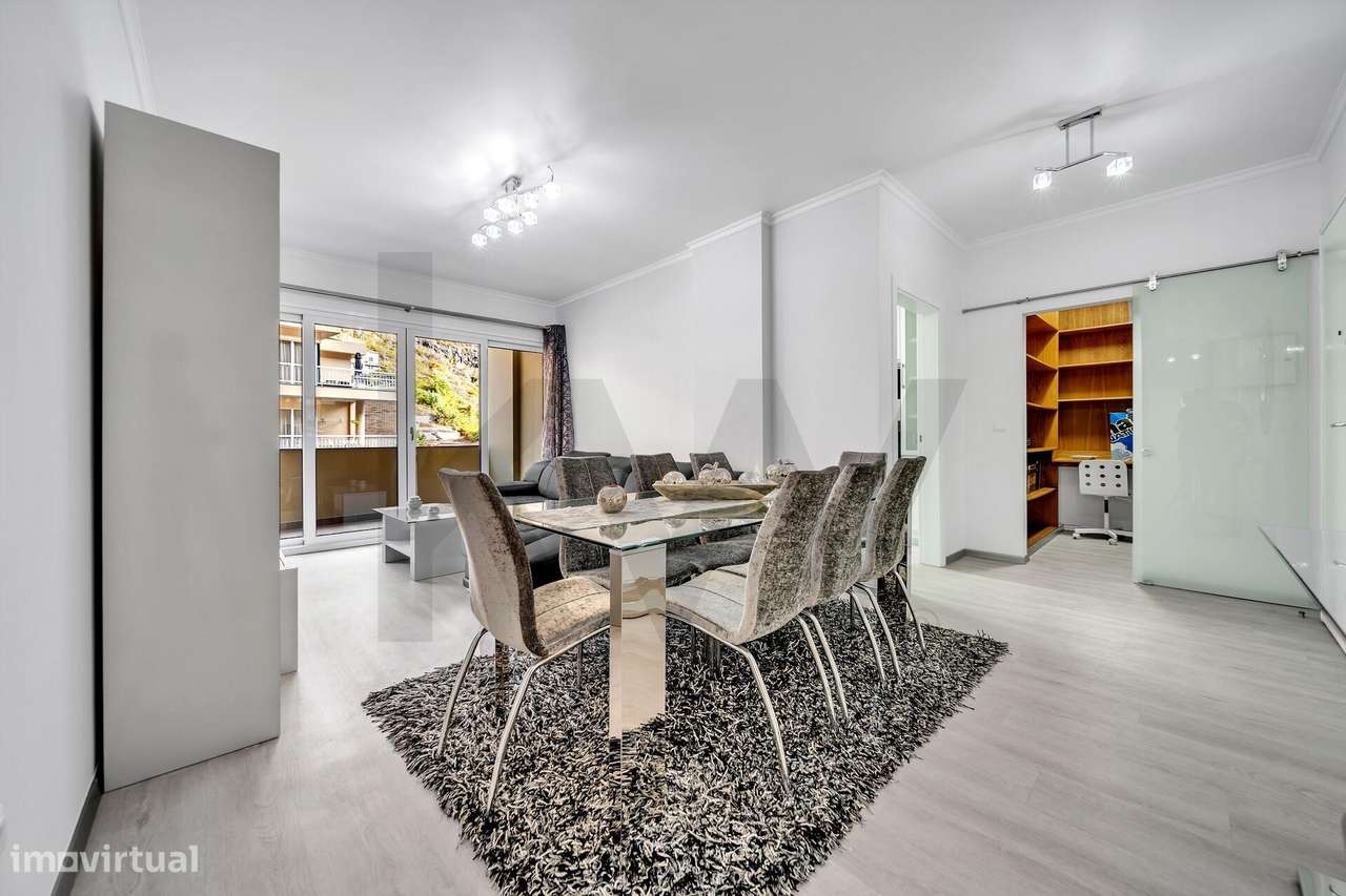 Apartamento T3 situado no coração da Ribeira Brava em excelente estado - Grande imagem: 5/36