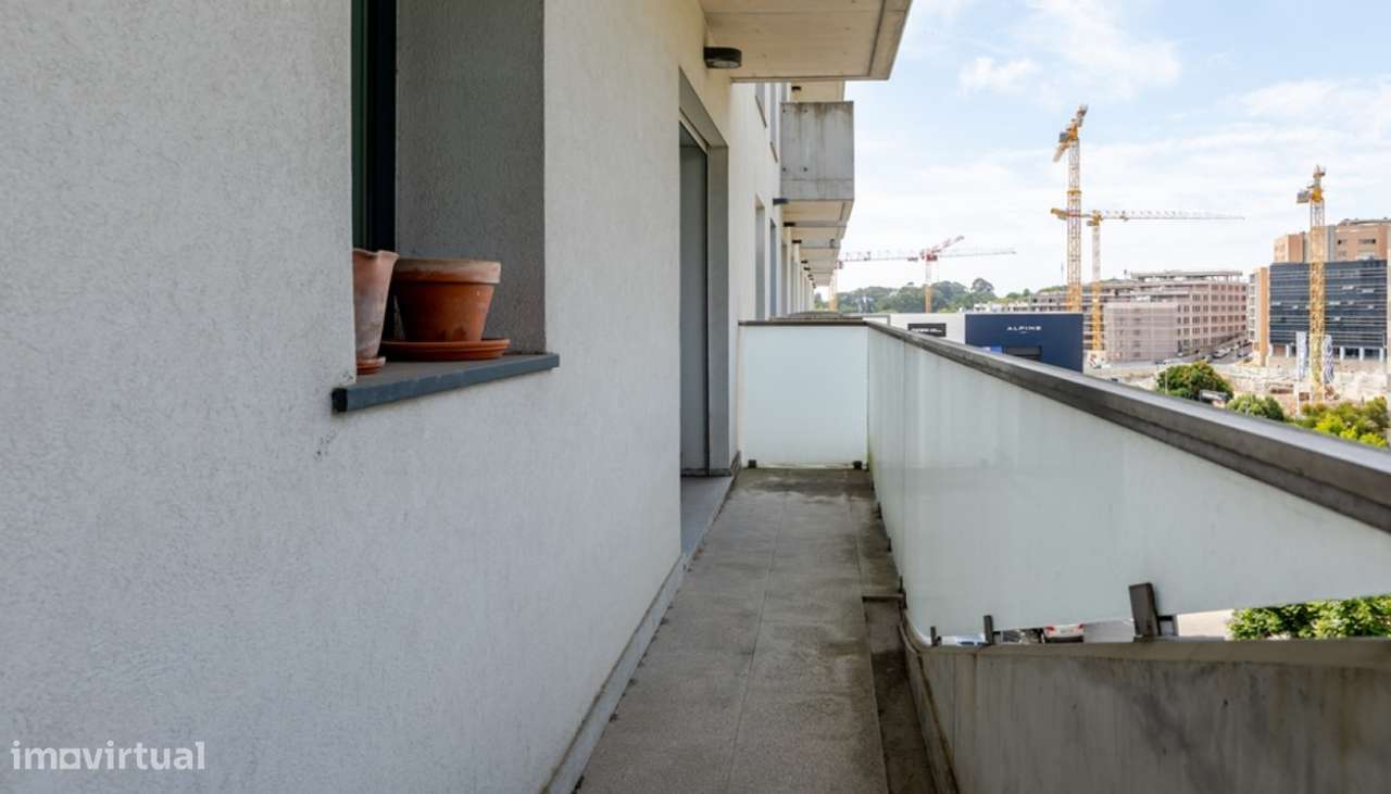 Apartamento T1 com varanda em Lordelo do Ouro no Porto-4