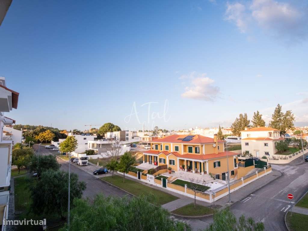 Apartamento T2 duplex, em urbanização central da cidade do Cartaxo-8