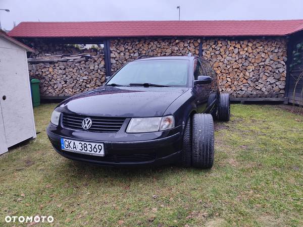 Volkswagen Passat - 1