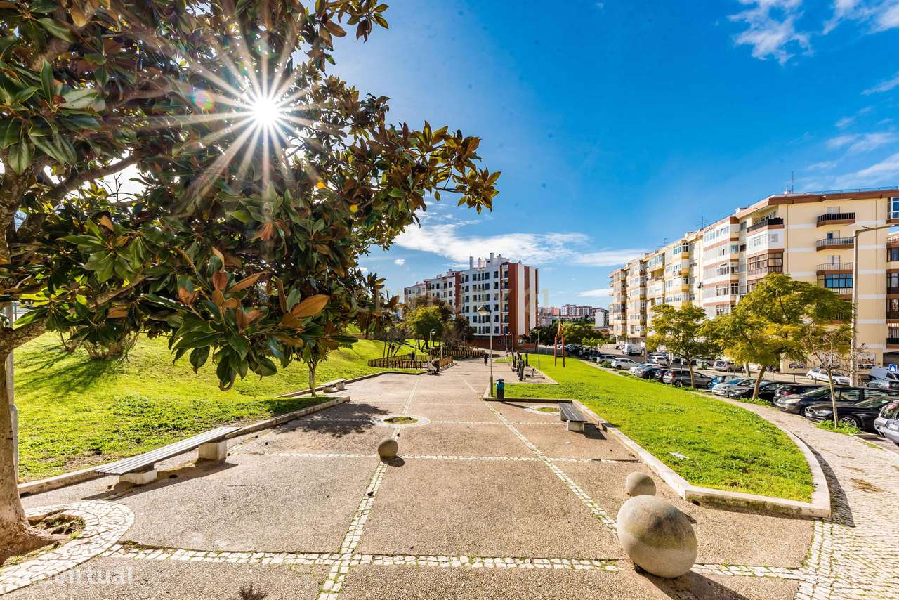 Apartamento T3 Totalmente Remodelado – Cova da Piedade, Almada-59