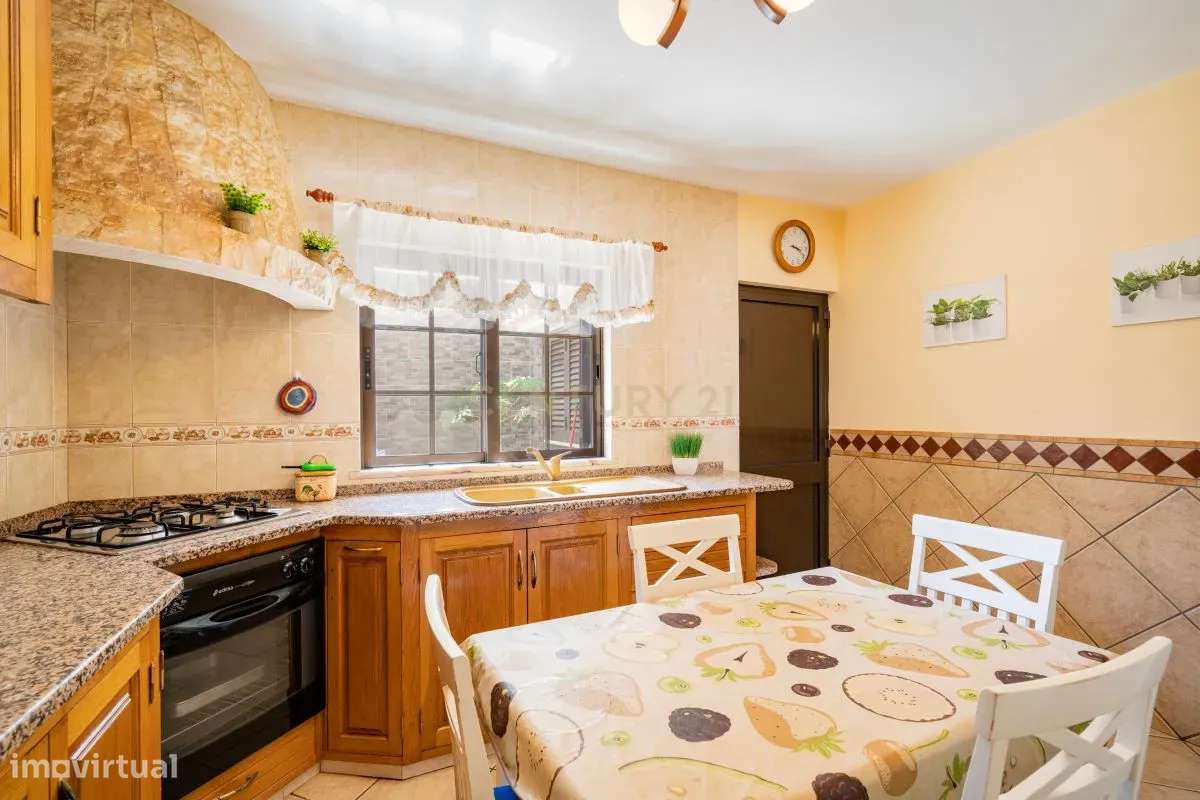 Moradia T4 com Terraço e Vista Mar em Luz de Tavira-4