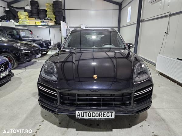 Porsche Cayenne Turbo - 28