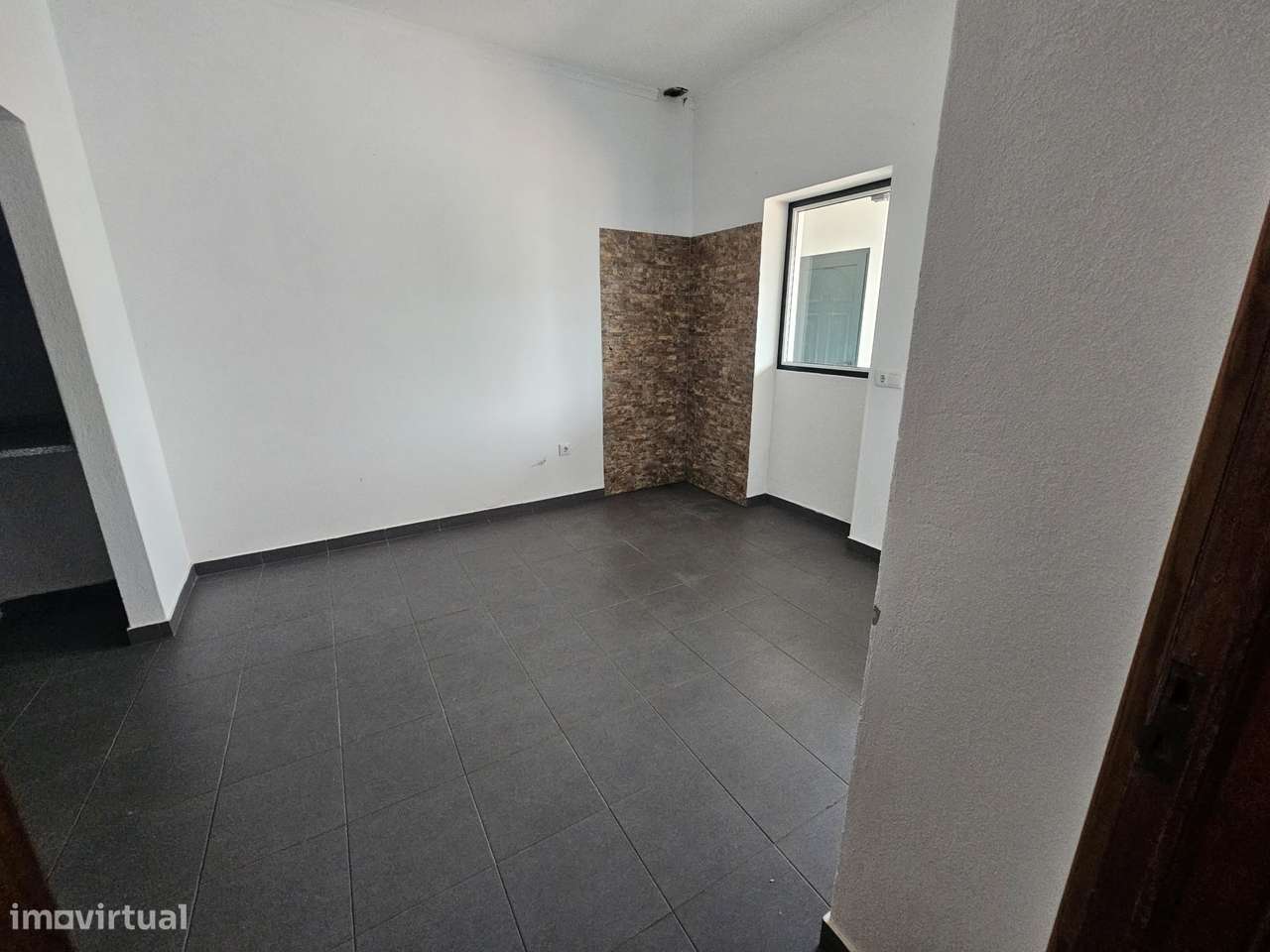 Moradia V5 com 10 Boxes para Cavalos no Coração da Golegã-7