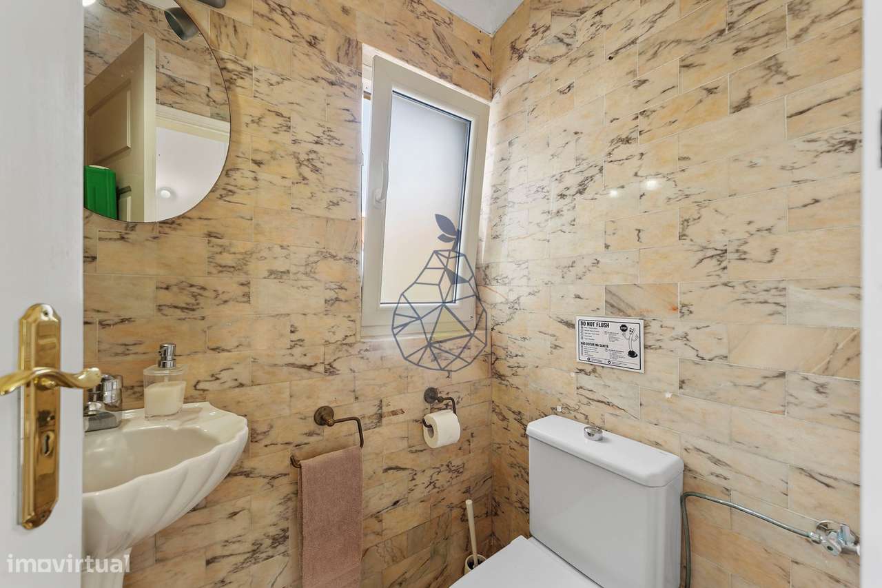 Moradia T3 com Piscina e Jardim + Anexo Urbanização Serra e Mar - Port-8