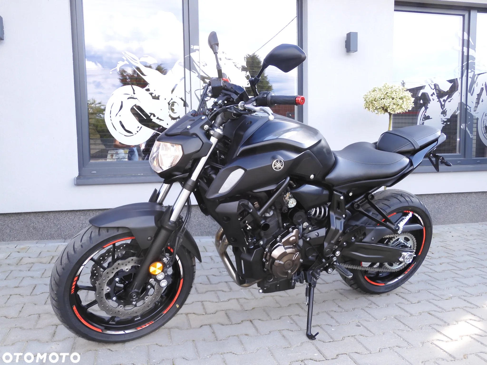 Yamaha MT - 19