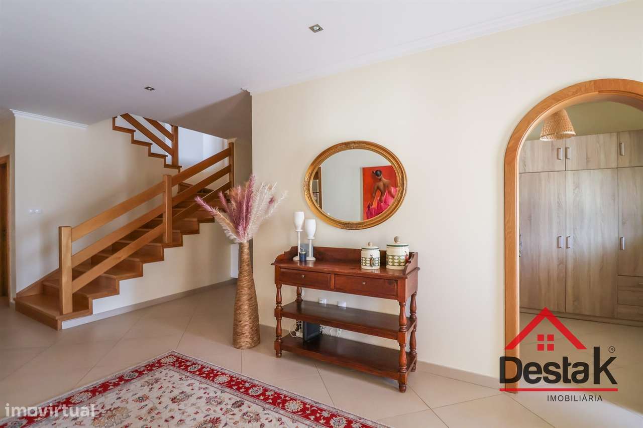 Fantástica Moradia isolada V4 em Lordosa, Viseu-22