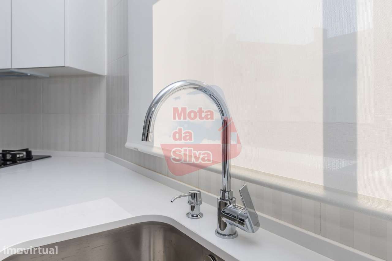 Excelente Apartamento 4 Assoalhadas, com 158m2 em Almada - Grande imagem: 5/10