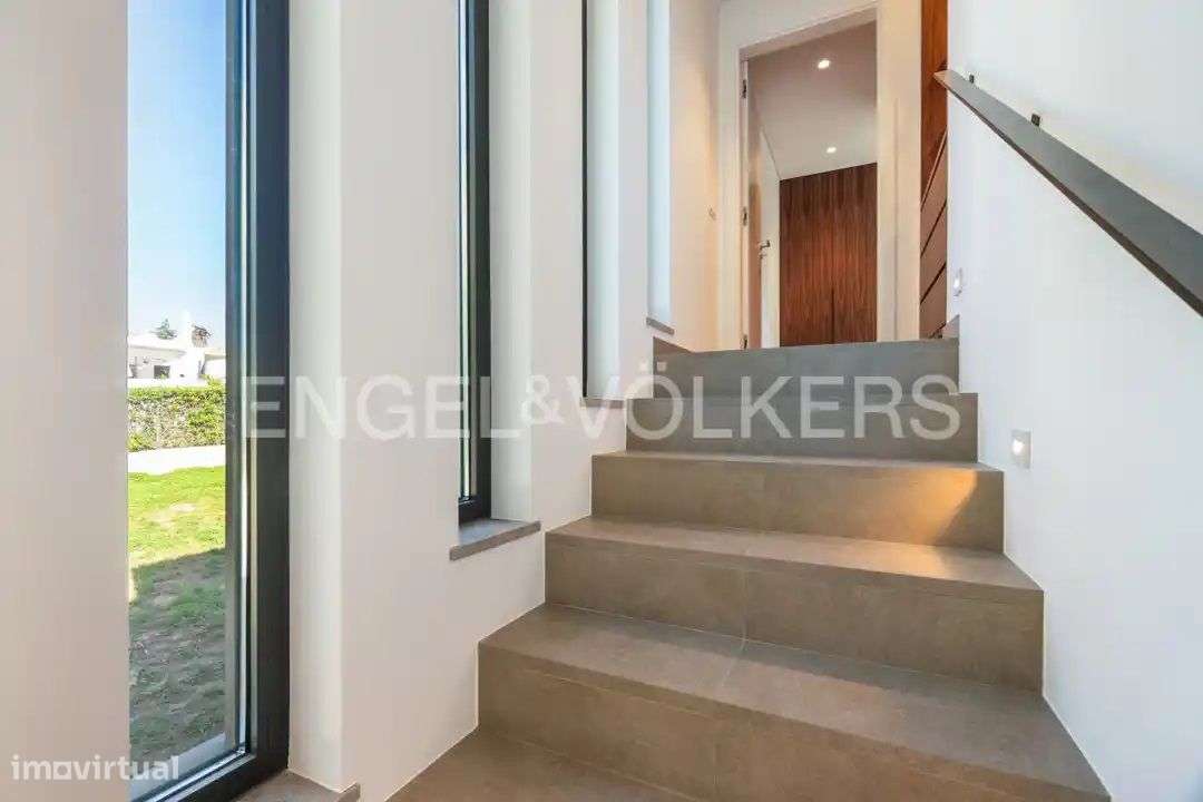 Moradia V4 Exclusiva perto do Carvoeiro-33