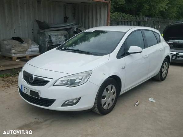 Dezmembrez Opel Astra J 1.7 CDTI Alb 5 usi - 5