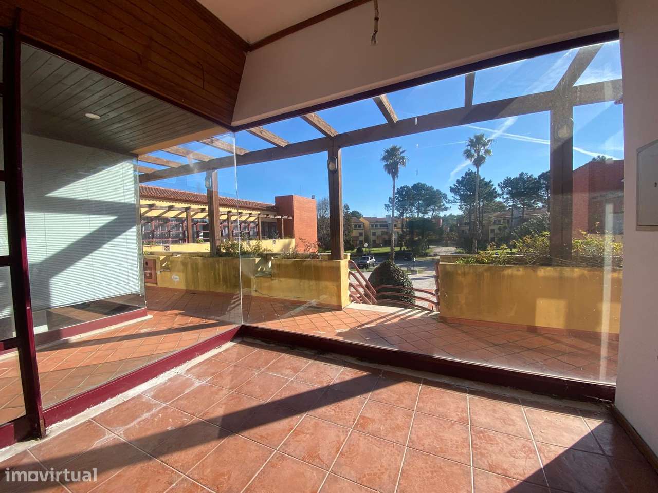 Oportunidade Única! Loja Comercial em Empreend. de Luxo - Mira Villas - Grande imagem: 4/18