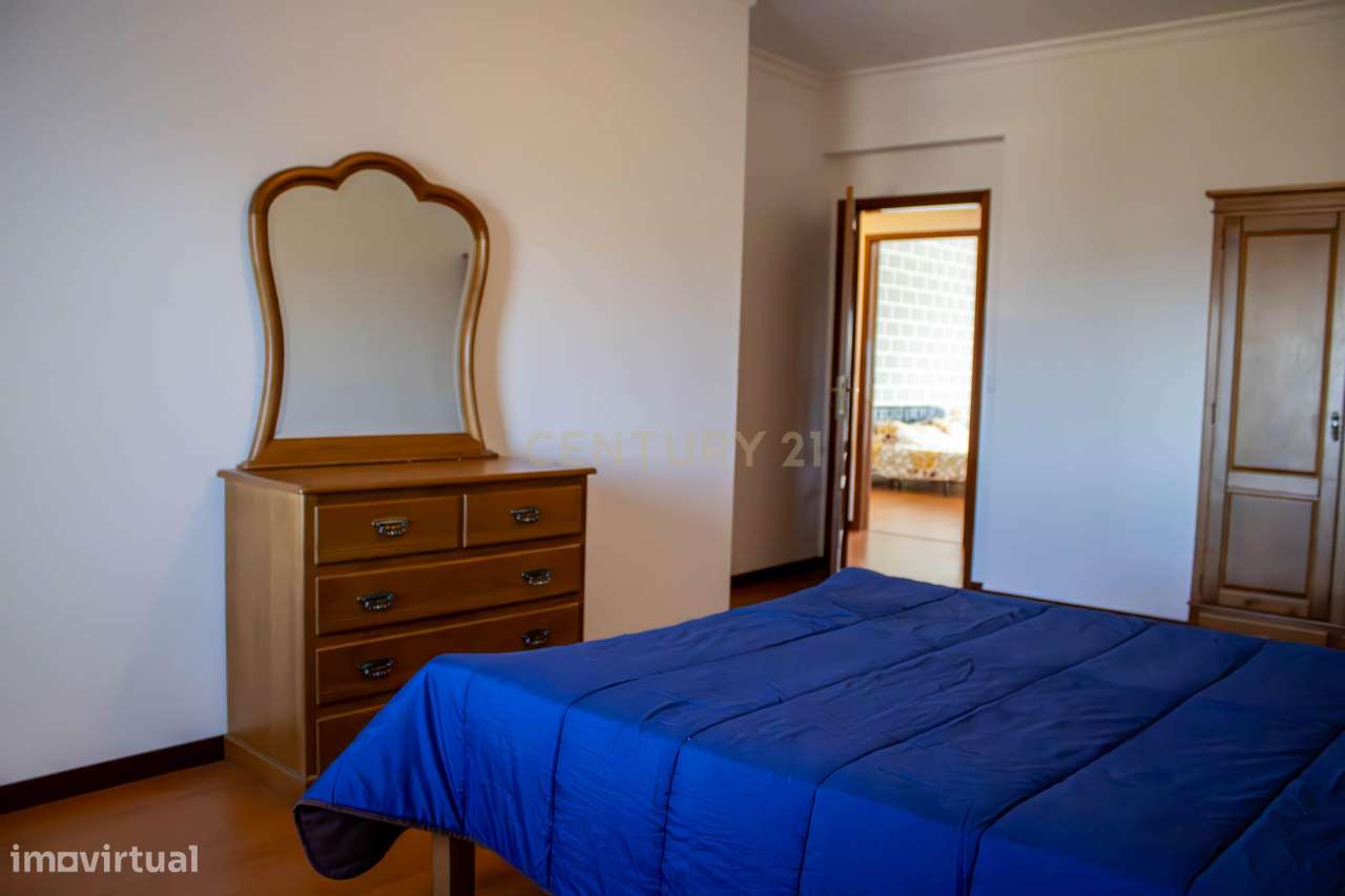 Moradia moderna | 3 pisos | Vila Nova Foz Côa-24