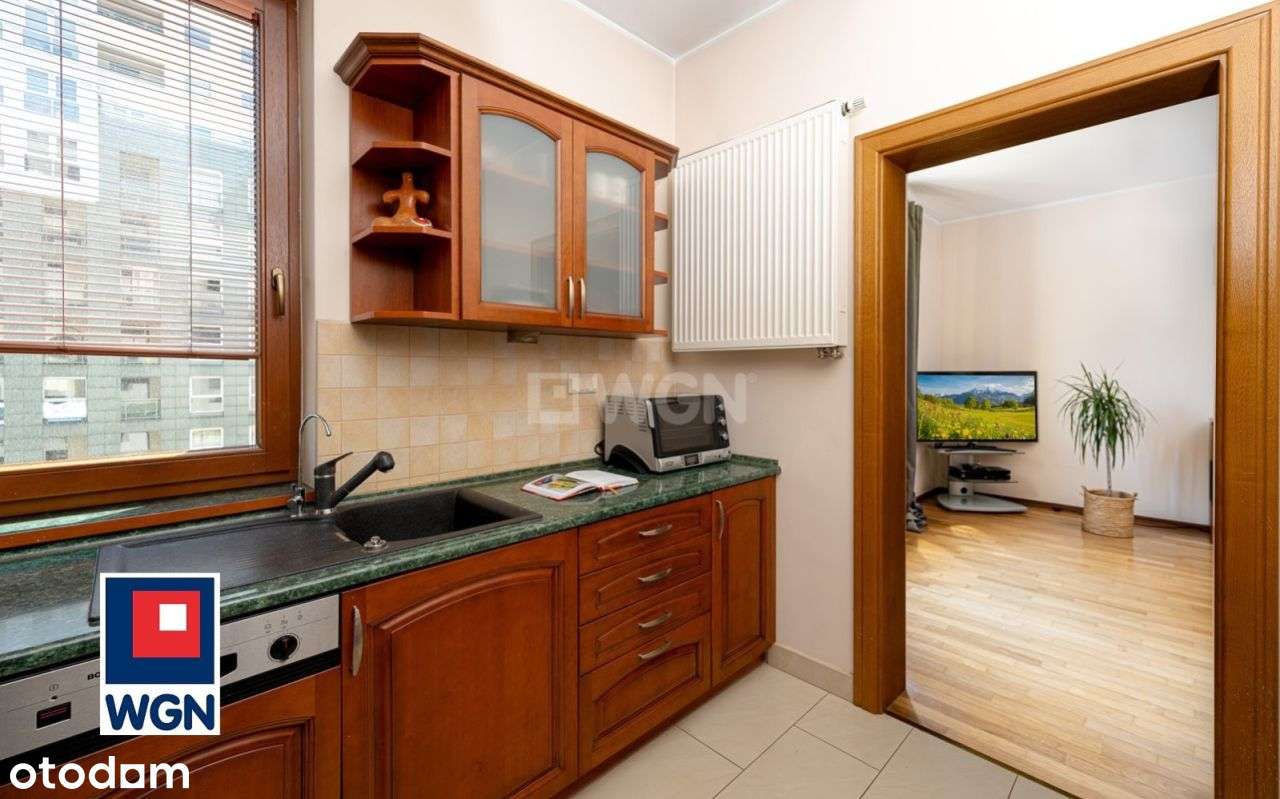 2 pokoje, oddzielna kuchnia, komórka, garaż, metro-12