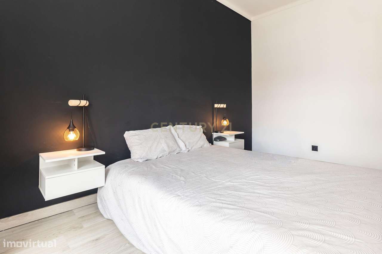 Apartamento T2 totalmente remodelado, localizado no Pinhal Novo,-26