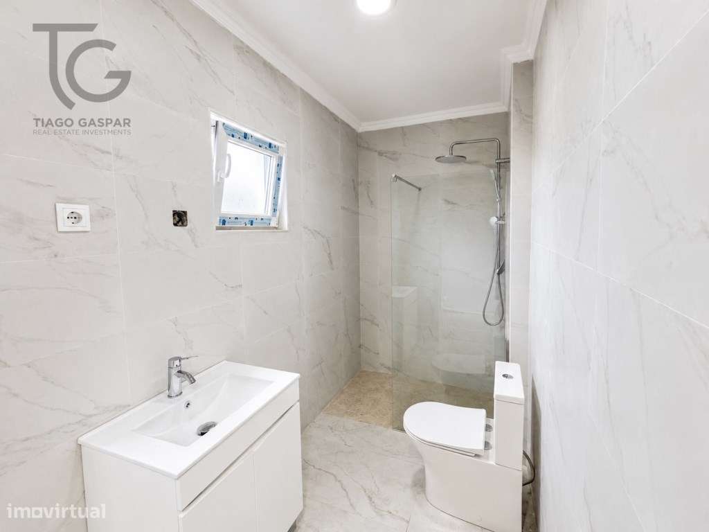 Moradia T3 totalmente remodelada na Comenda, Gavião-3