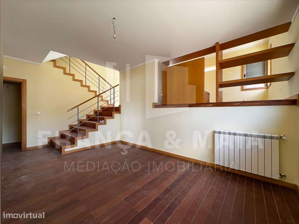 Moradia T3 Renovada com Áreas Excepcionais e Potencial até T5 em Pe...-6
