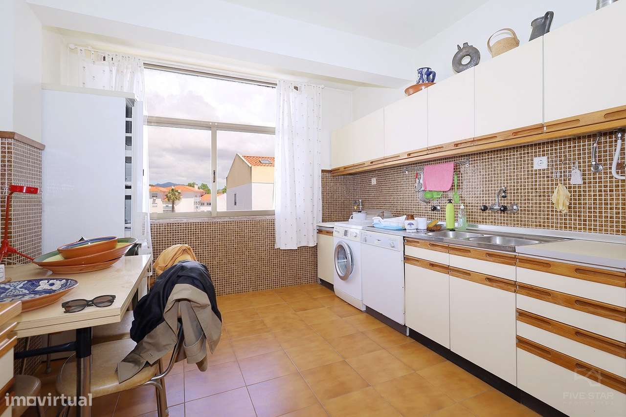 T2 - Apartamento com Varanda - Alapraia – Estoril-11