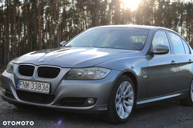 BMW Seria 3 318d - 4