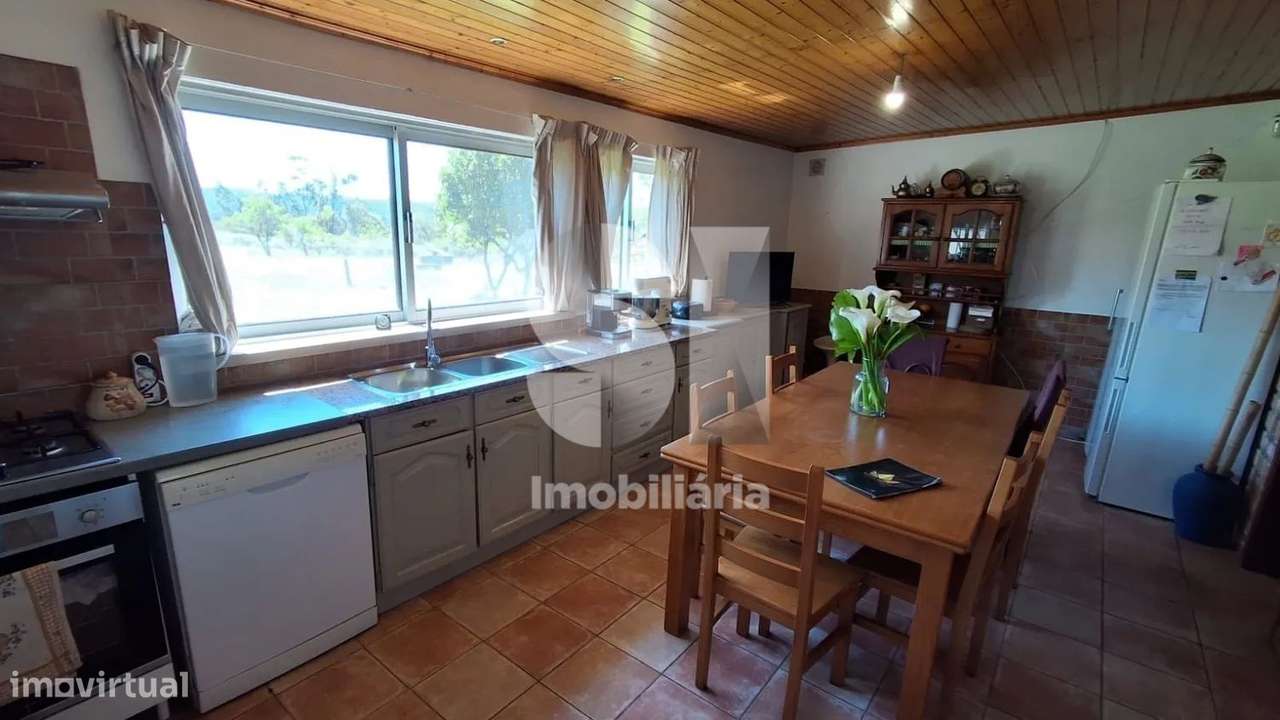 Quinta Rural com 7.900 m² e Três Construções Existentes-1