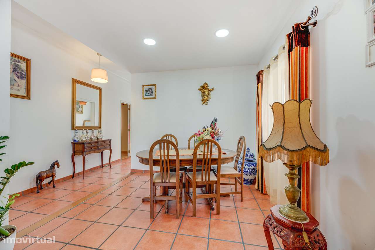 MORADIA T3 TRANSFORMADA EM T2 | GARAGEM | 221M2 | ARRUDA DOS VINHOS-19