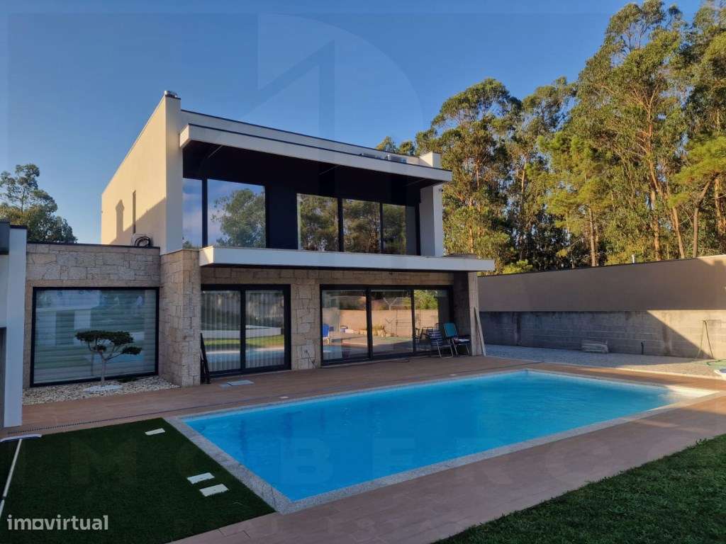 MORADIA INDIVIDUAL SEMI-NOVA COM PISCINA | VILA DO CONDE-2