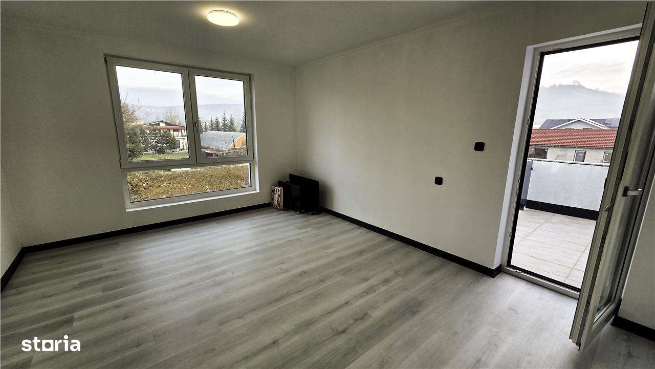 TVA 0% Casa 3 dormitoare cu 140 mp utili, 500 mp tere in Livezeni, LA-6