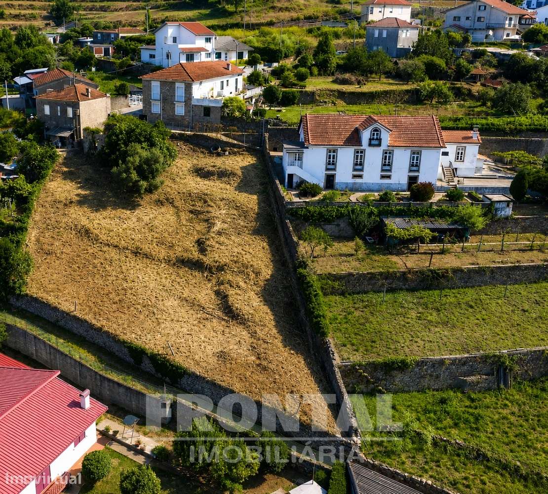 Terreno com Projeto Aprovado para Moradia T3 com Piscina | Pronto para-2