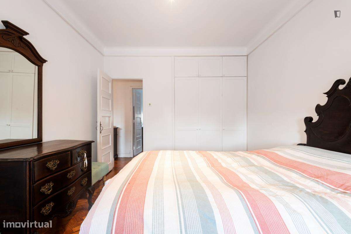 Quarto - localizado em Penha de França Lisbon - Grande imagem: 2/10