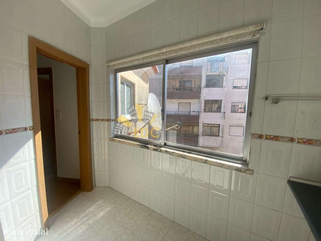 Apartamento T4 com Grande Potencial e Ótima Localização | Localizad...-12