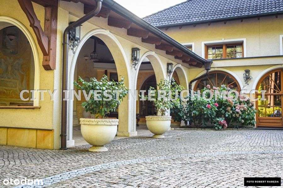 Unikatowa Rezydencja ze Strefą Basenu i Spa-13