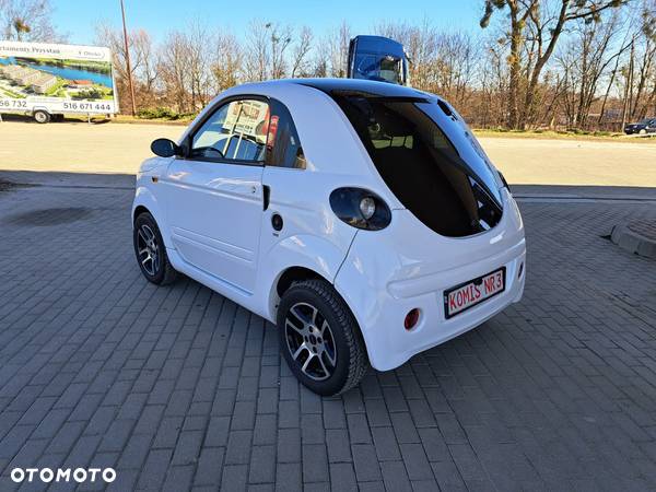 Microcar DUE - 12