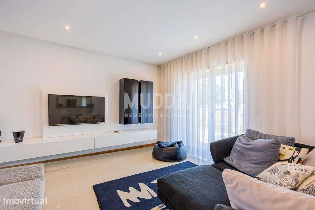 Excelente moradia geminada T4 em Santa Maria da Feira-9