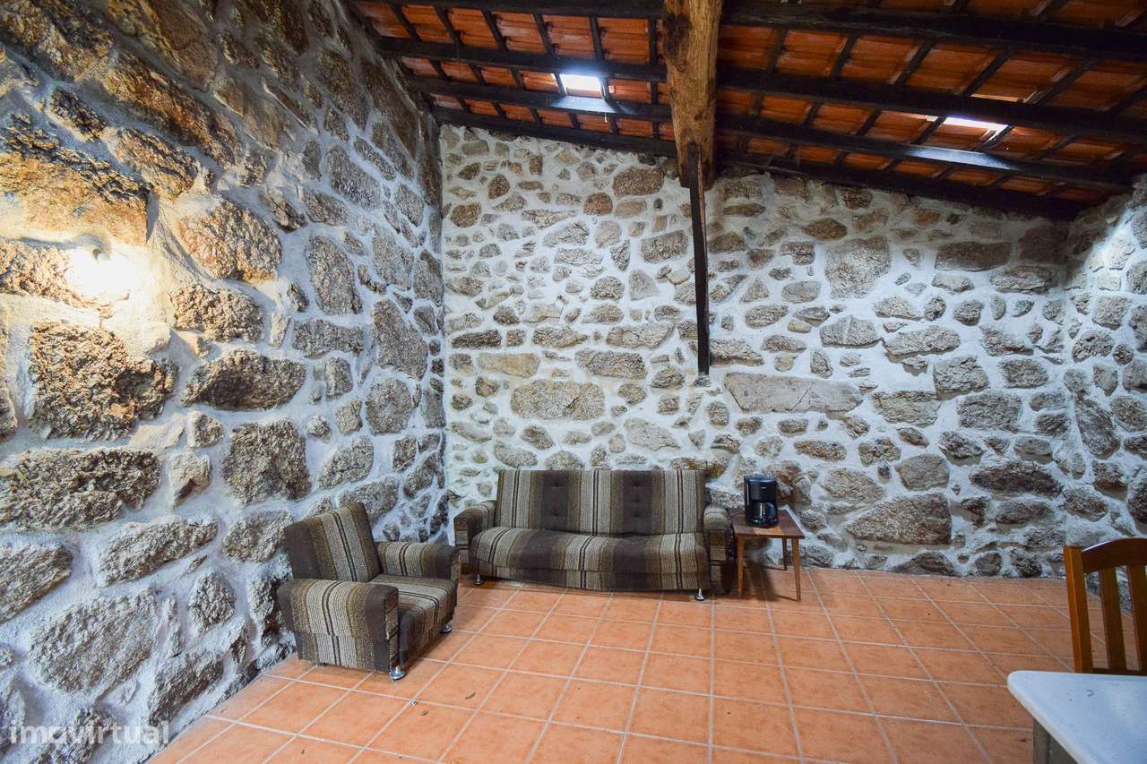 Quinta com construção em Pedra 20.000 m2 de terreno e Licença de Aloja-27