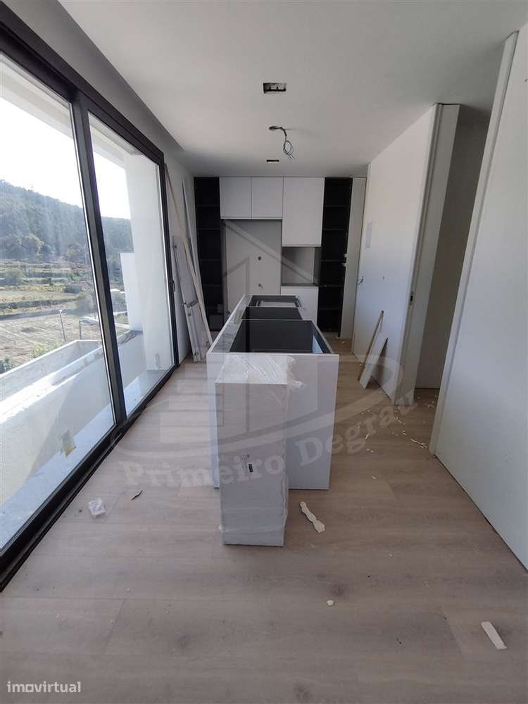 Gaveto em fase avançada de construção-9