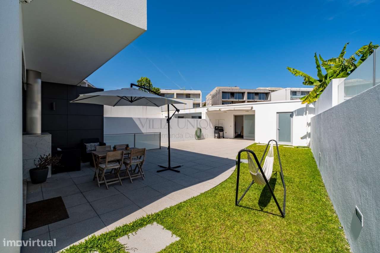 Moradia Geminada T3 com Suite, Jardim de Inverno, Garagem Fechada...-38