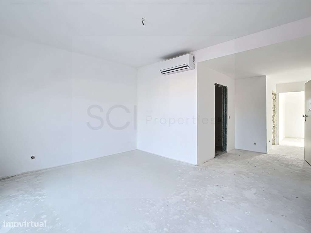 Apartamento T3 duplex, com varandas, na Quinta do Conde-21