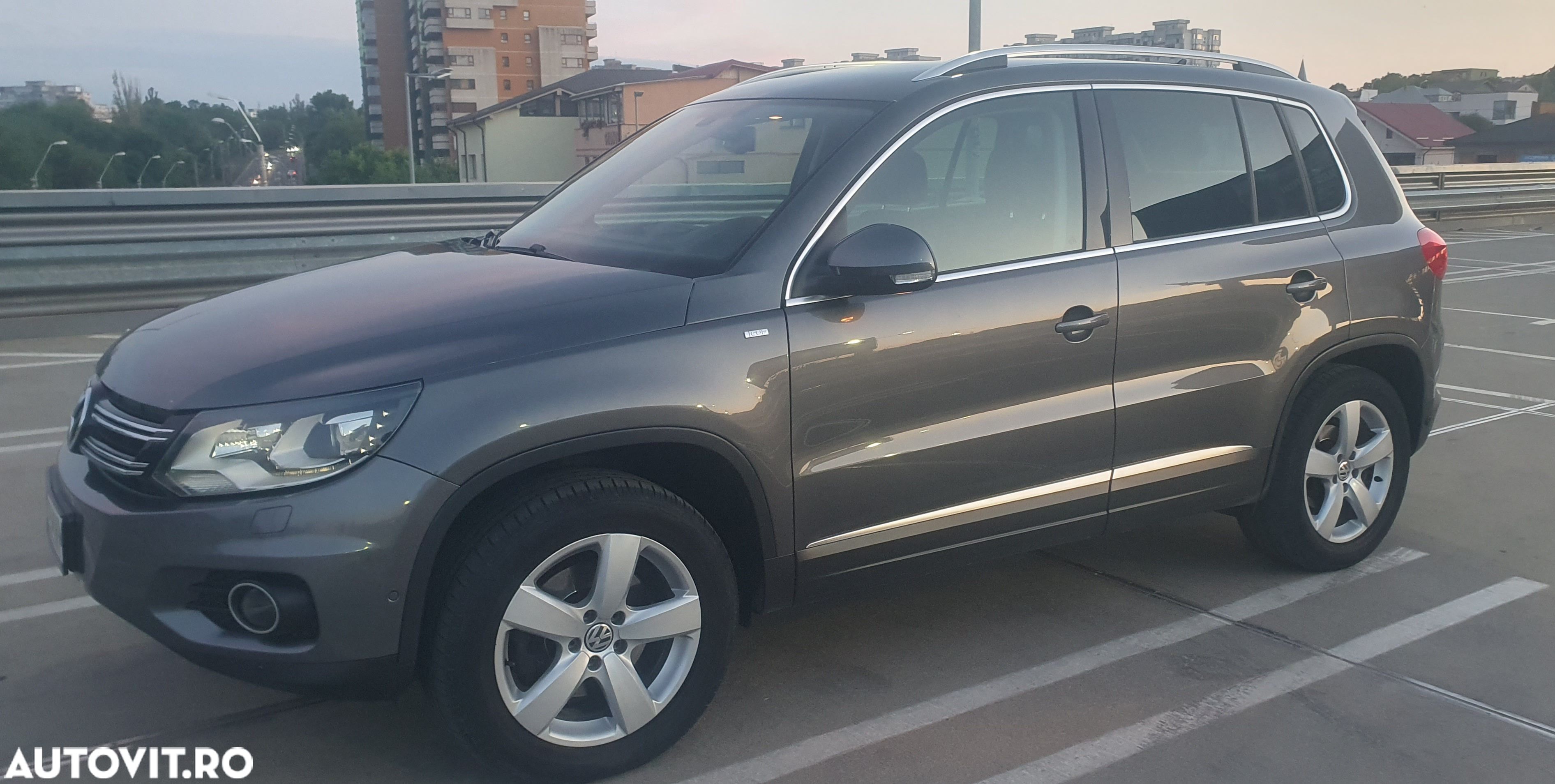 Volkswagen Tiguan 2.0 TDI 4Motion DSG Track & Field - 1