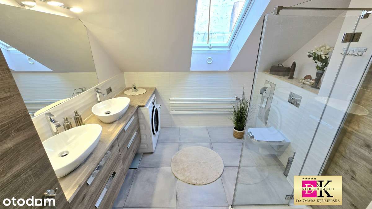 Duży Wolnostojący Dom z Ogrodem i Garażem - Pełny obrazek: 1/16