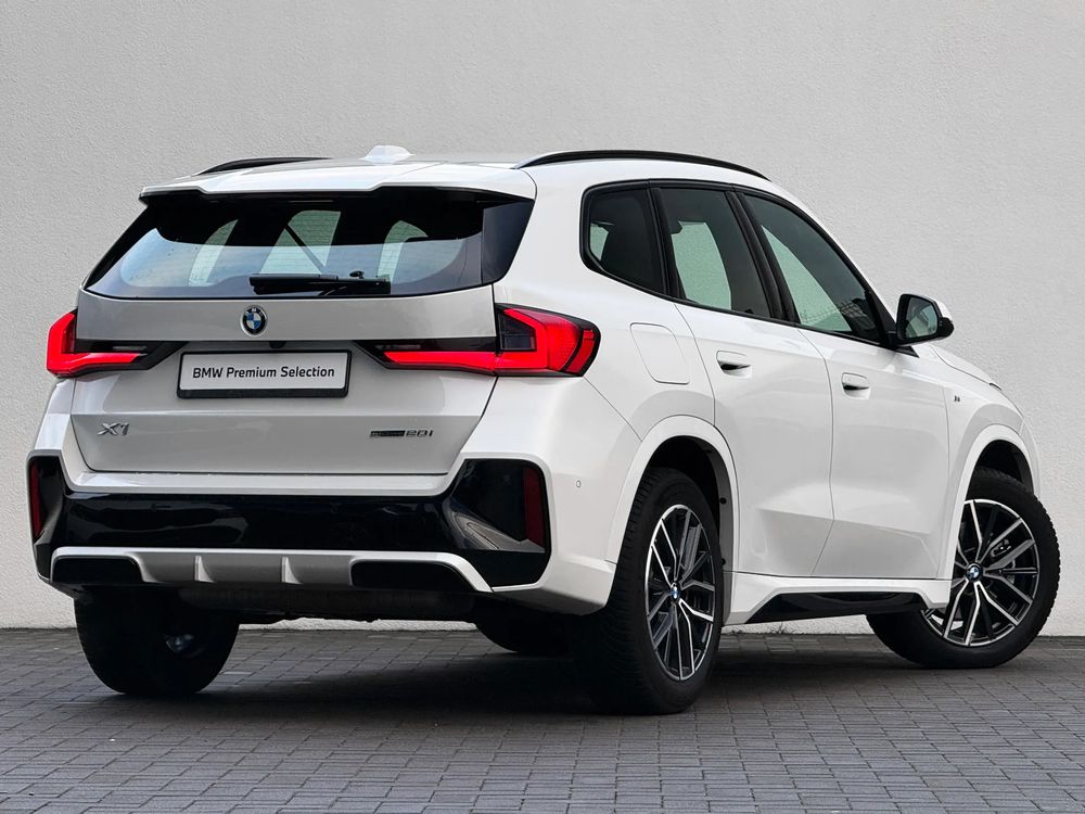 BMW X1 sDrive20i 1.5 Benzyna 170 KM — zdjęcie 2