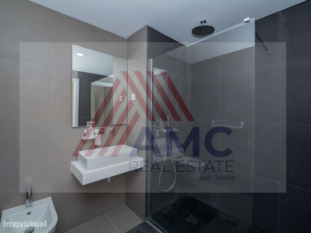 VENDE-SE MORADIA T3 NOVA COM PISCINA PRIVATIVA E GARAGEM-48