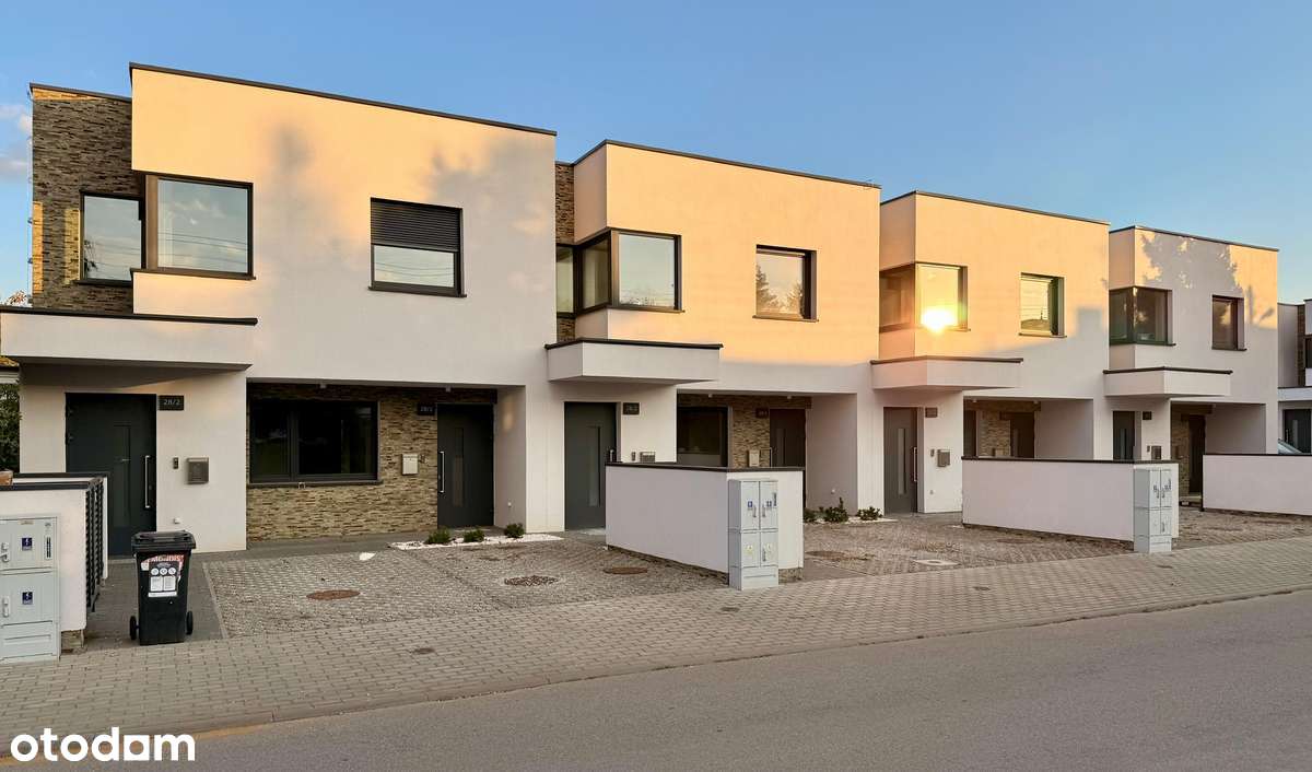 Nowoczesne, wykończone mieszkanie w zabudowie szeregowej-11