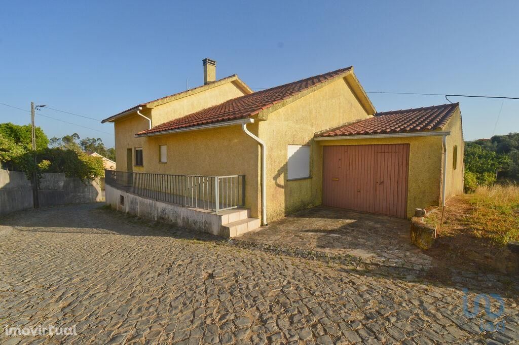 Casa de aldeia T3 em Leiria de 187,00 m2